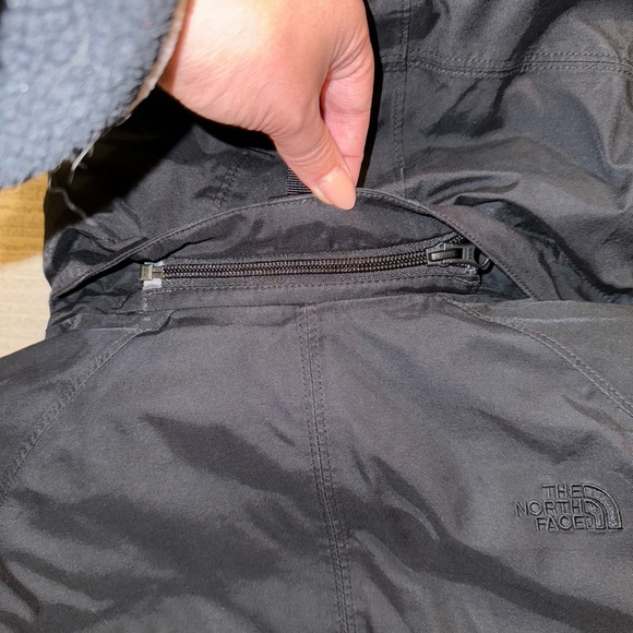 THE NORTH FACE Woman’s Artic Parka - Picture 4 of 4